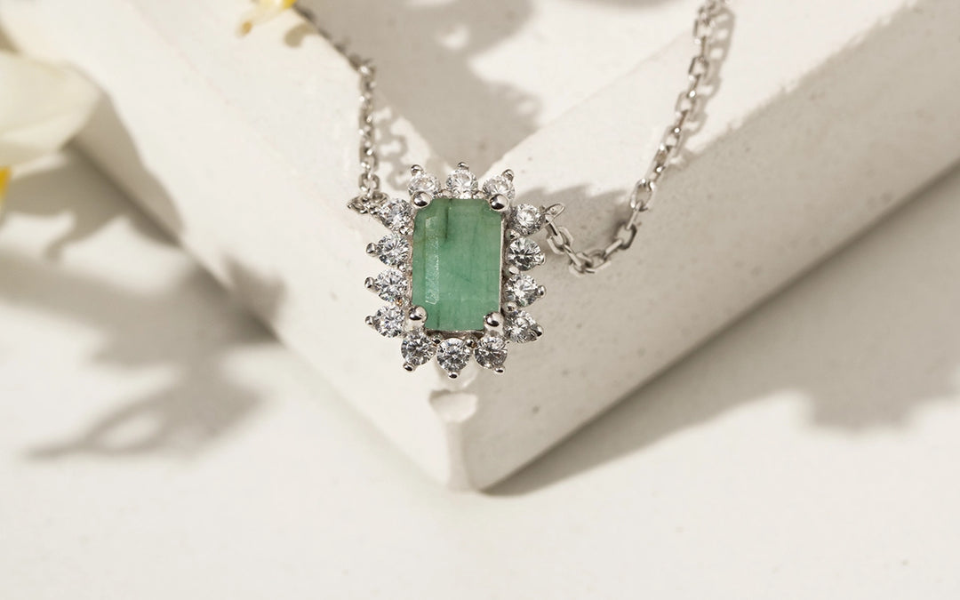 Bright Rectangle Natural Emerald 4x6mm and 0.50ct & 1.5mm D/VVS1 Moissanite Melee Necklace, 925 Sterling Silver