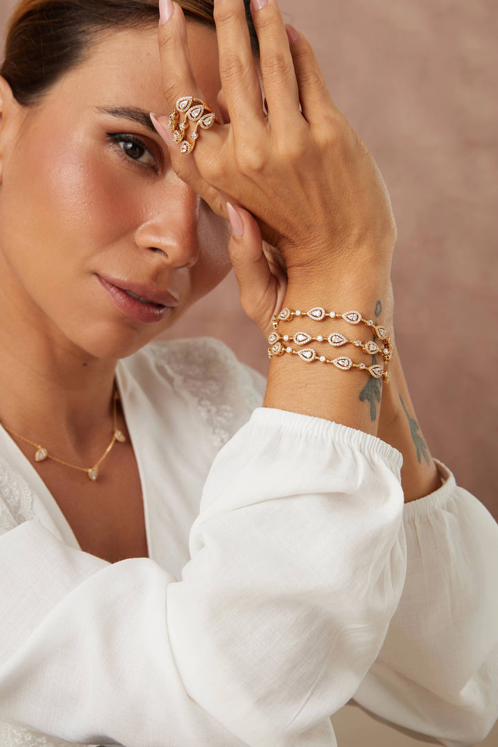 Bright Teardrop Twisted  White Cubic Zirconia Ring, 18k Gold Plated