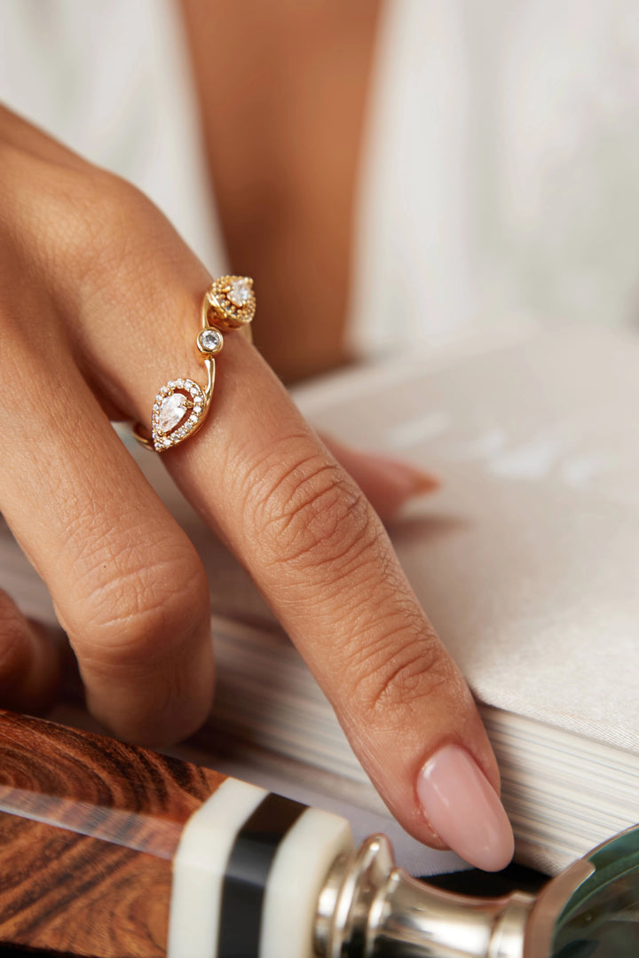 Bright Teardrop Twisted  White Cubic Zirconia Ring, 18k Gold Plated