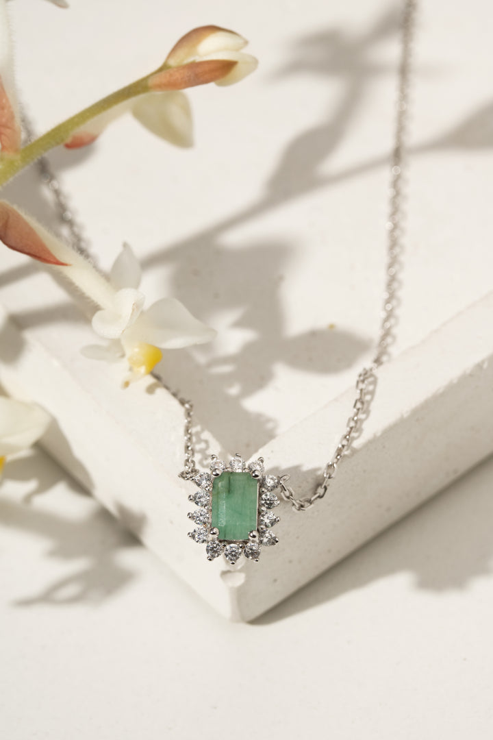 Bright Rectangle Natural Emerald 4x6mm and 0.50ct & 1.5mm D/VVS1 Moissanite Melee Necklace, 925 Sterling Silver