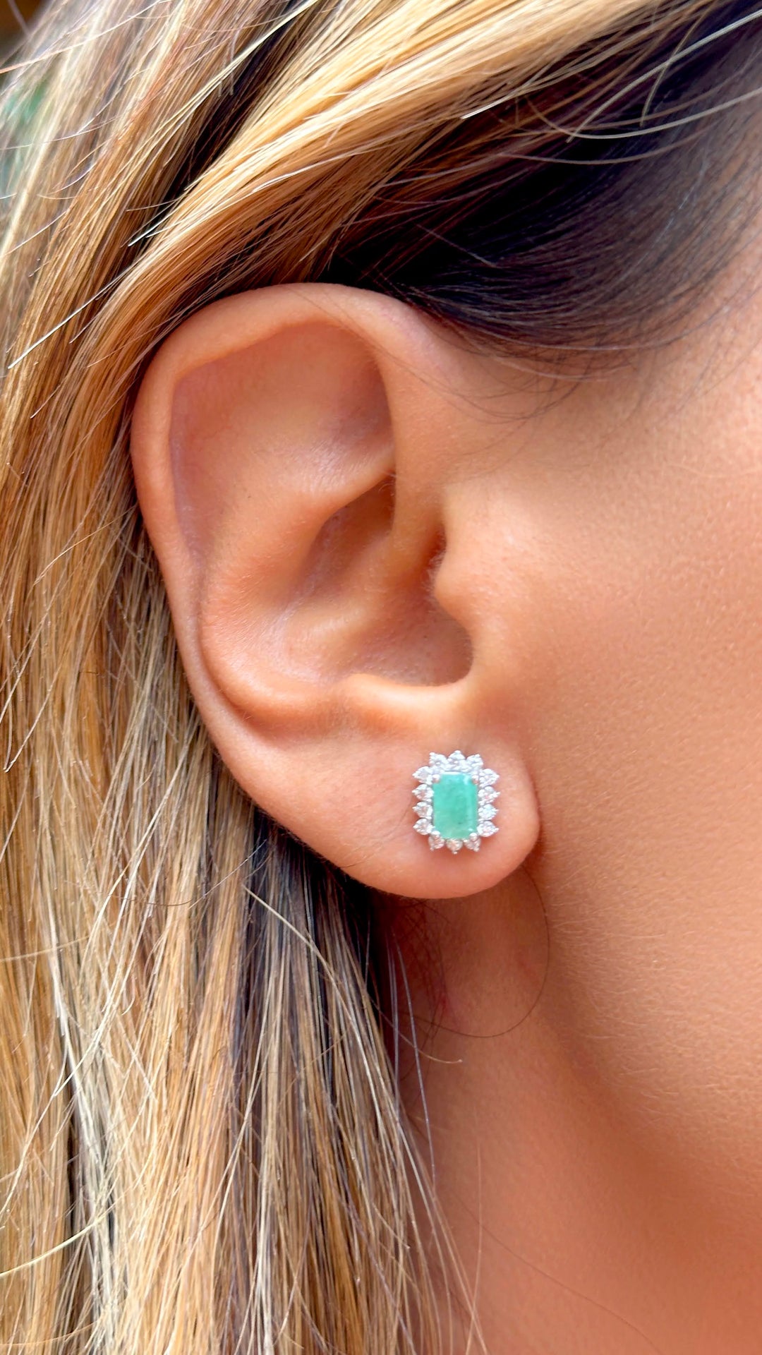 Bright Rectangle Natural Emerald 4x6mm and 0.50ct & 1.5mm D/VVS1 Moissanite Melee Stud Earrings, 925 Sterling Silver